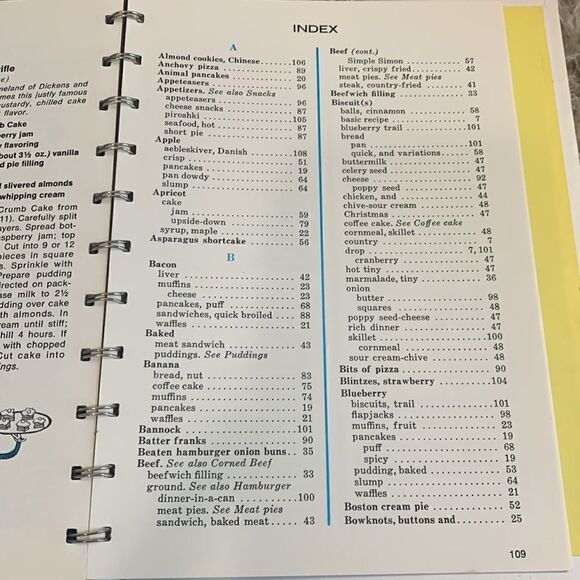 Vintage 1967 General Mills Betty
Crocker So Quick With New
Bisquick Recipe Book - Picture 9 of 17
